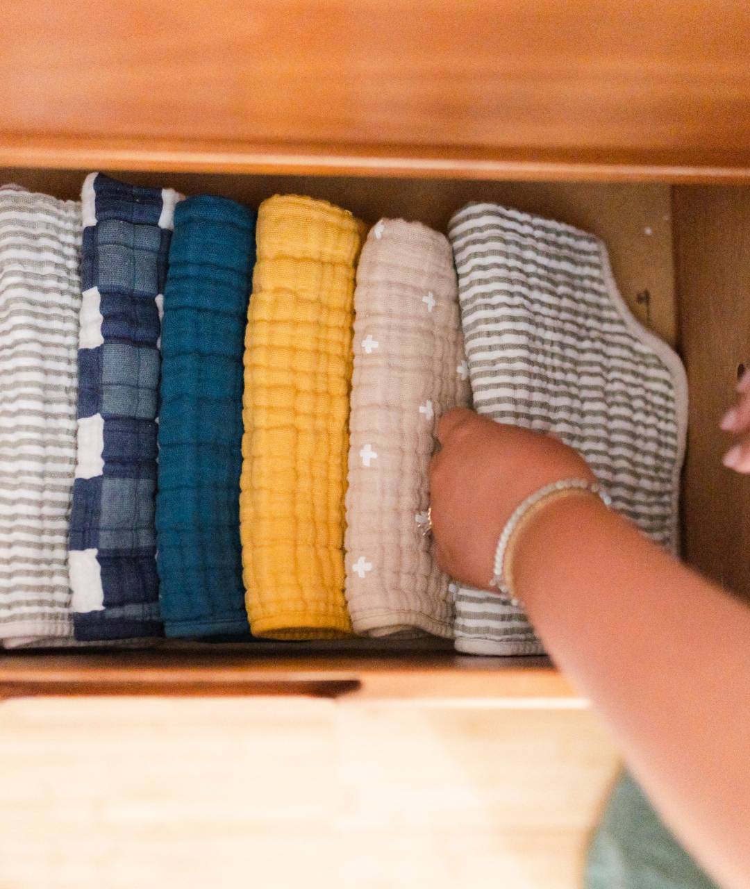If you store your clothes according to season, you will find it easier to locate an item quickly. You can also make sure that you have enough space for each…