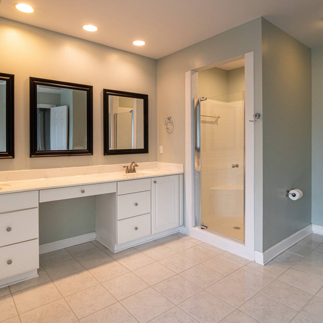 Choosing the right cabinet for your bathroom