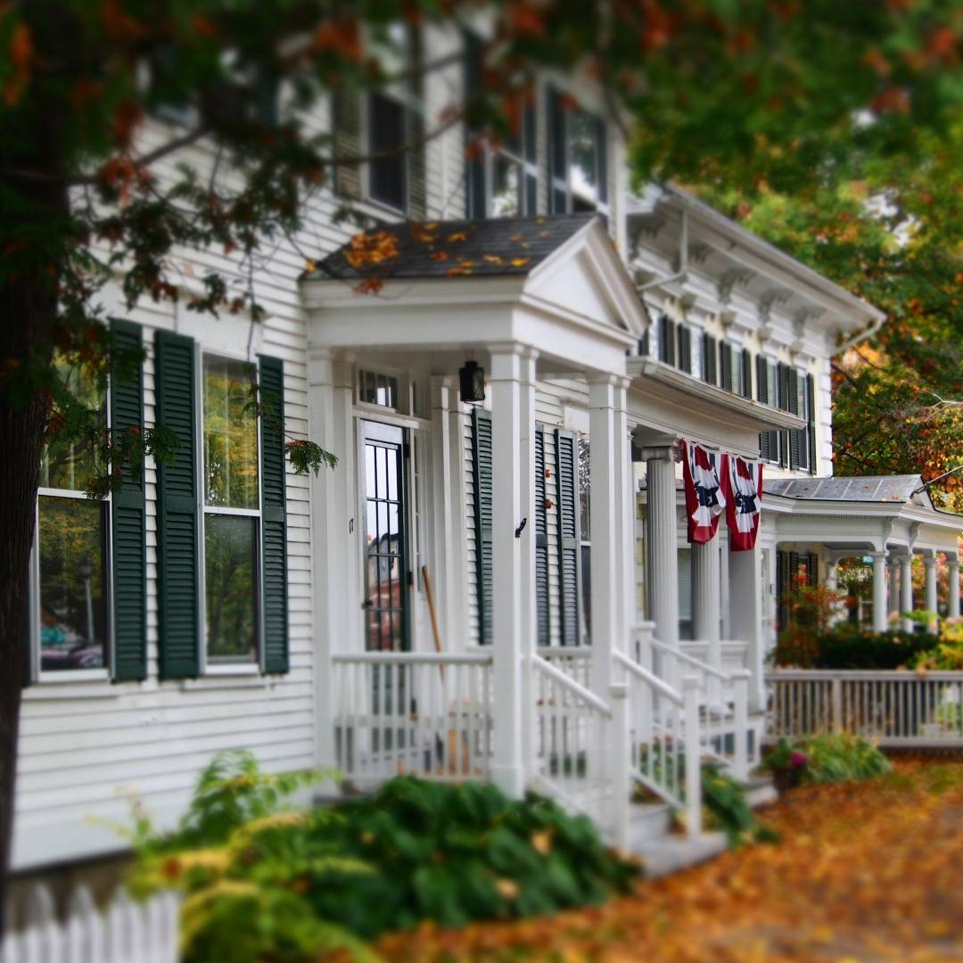 Fall decorating ideas for a front porch on a budget