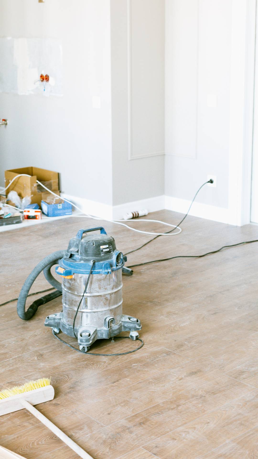 What features should I look for in a vacuum for pet hair?