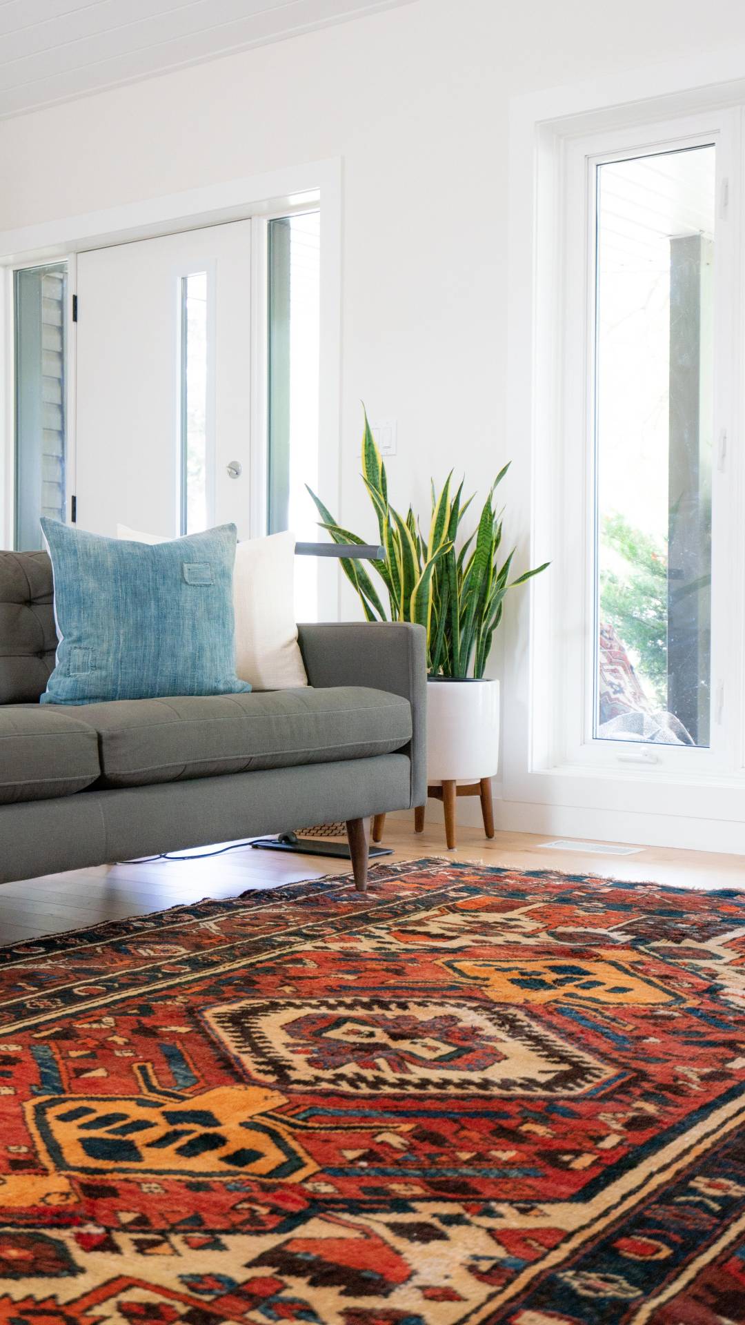 How to choose the size of living room rug