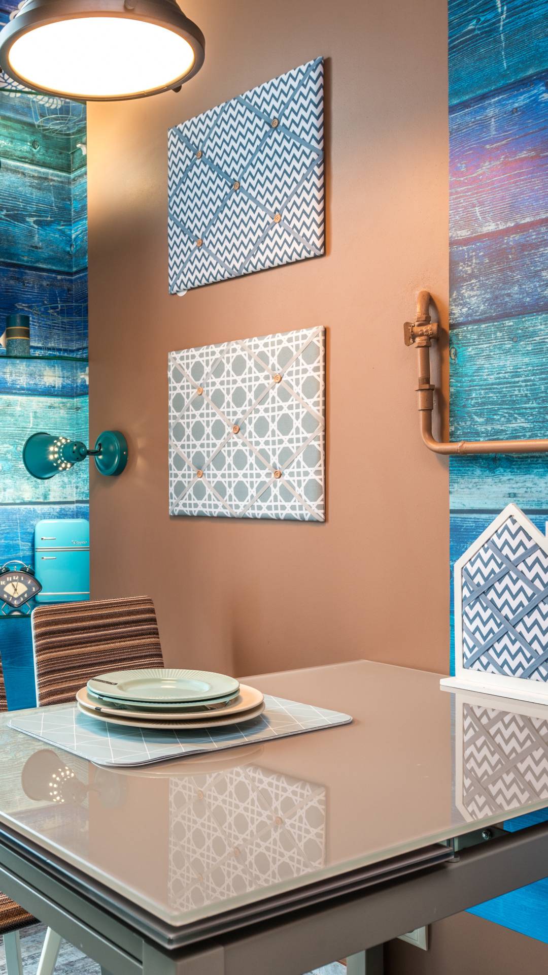Bold Colors: Choose a bold color that contrasts with the rest of your dining room walls to create an eye-catching accent wall. Reds, oranges, blues, and…