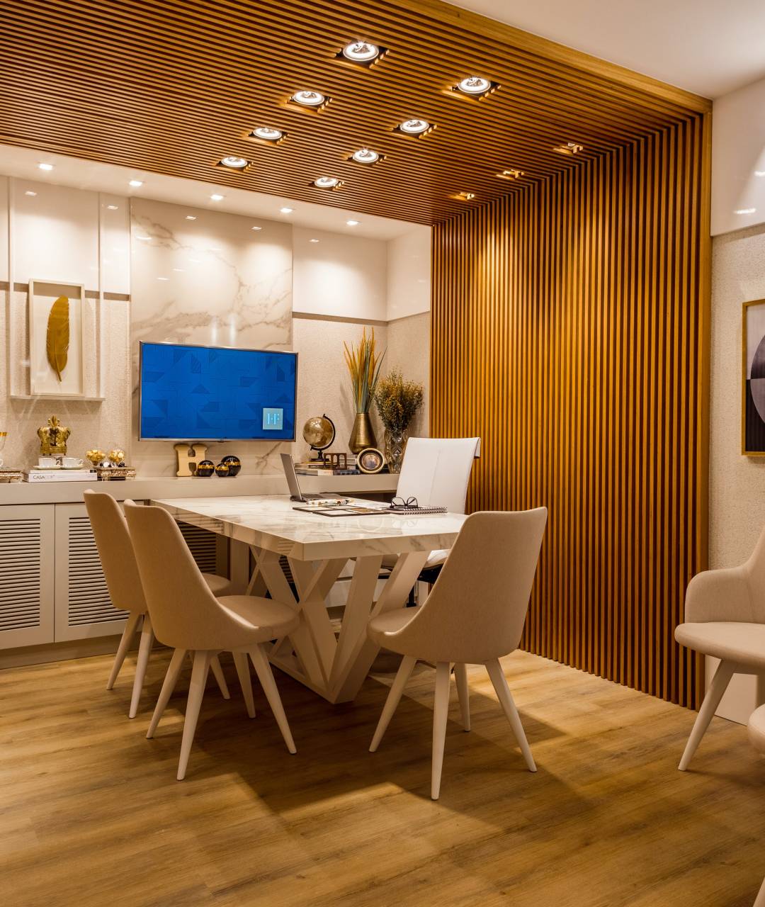 Wood Paneling: Wood paneling is a classic way to create an accent wall in a dining room. It adds warmth and texture to your space and can be stained or…