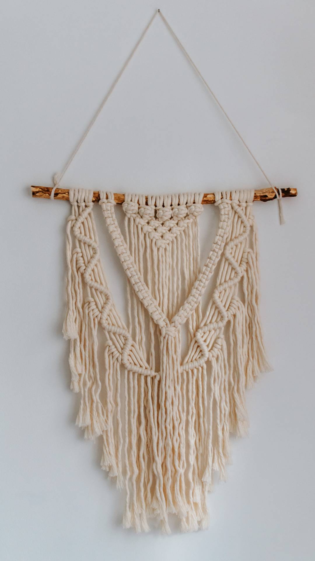 One of the key elements of boho chic decor is the use of natural materials such as wood, rattan, and woven fibers like macrame. These materials add a warm,…