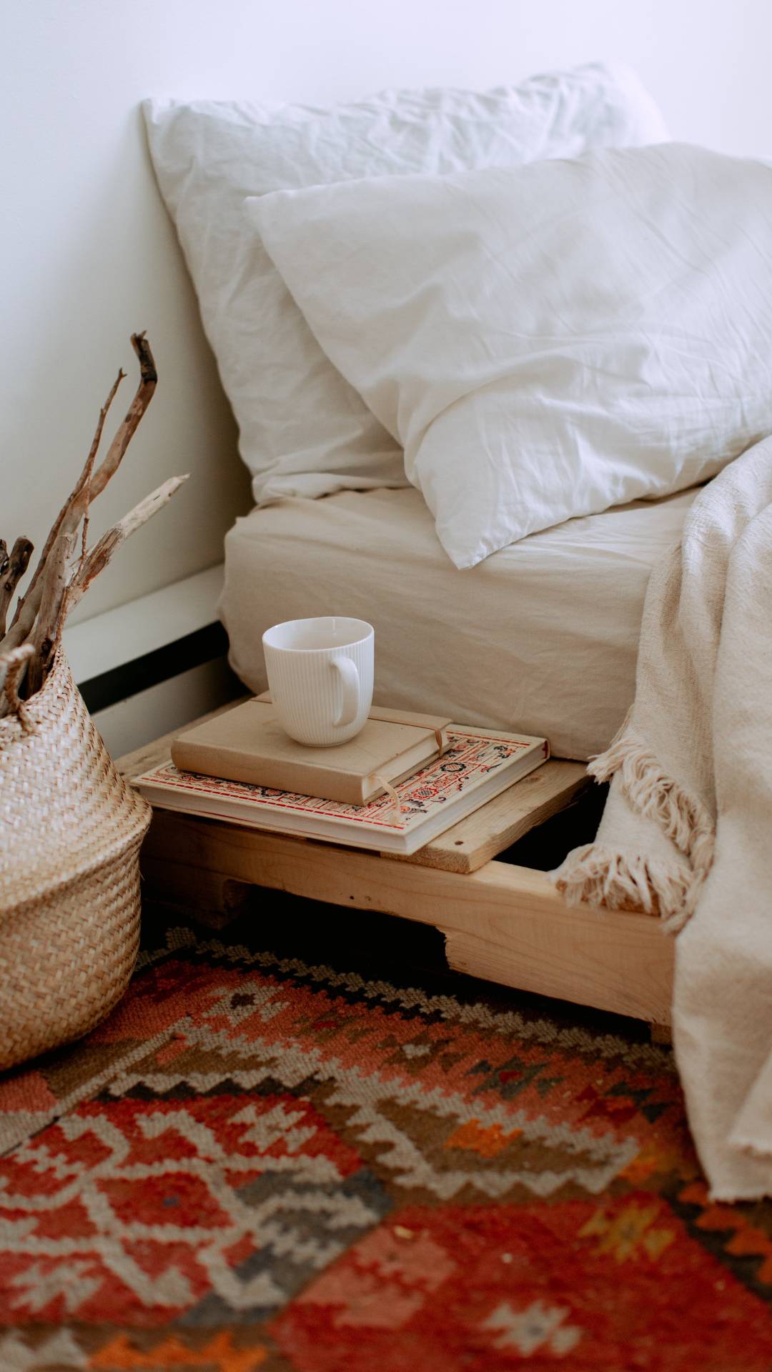 The color scheme for boho chic decor often includes warm earth tones like terracotta and sand, as well as bright jewel tones like emerald green, sapphire,…